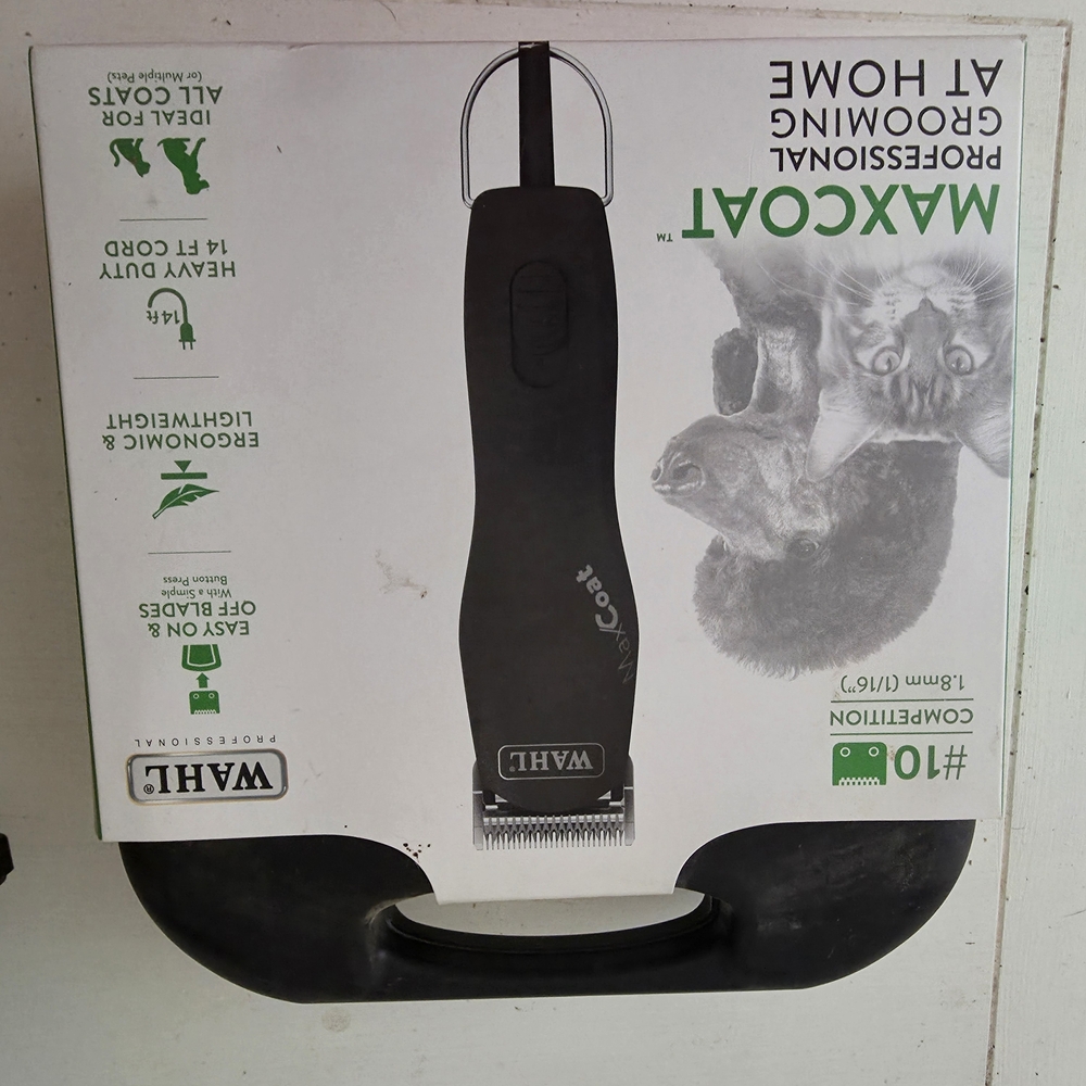 Wahl Maxcoat Black Grooming Clippers